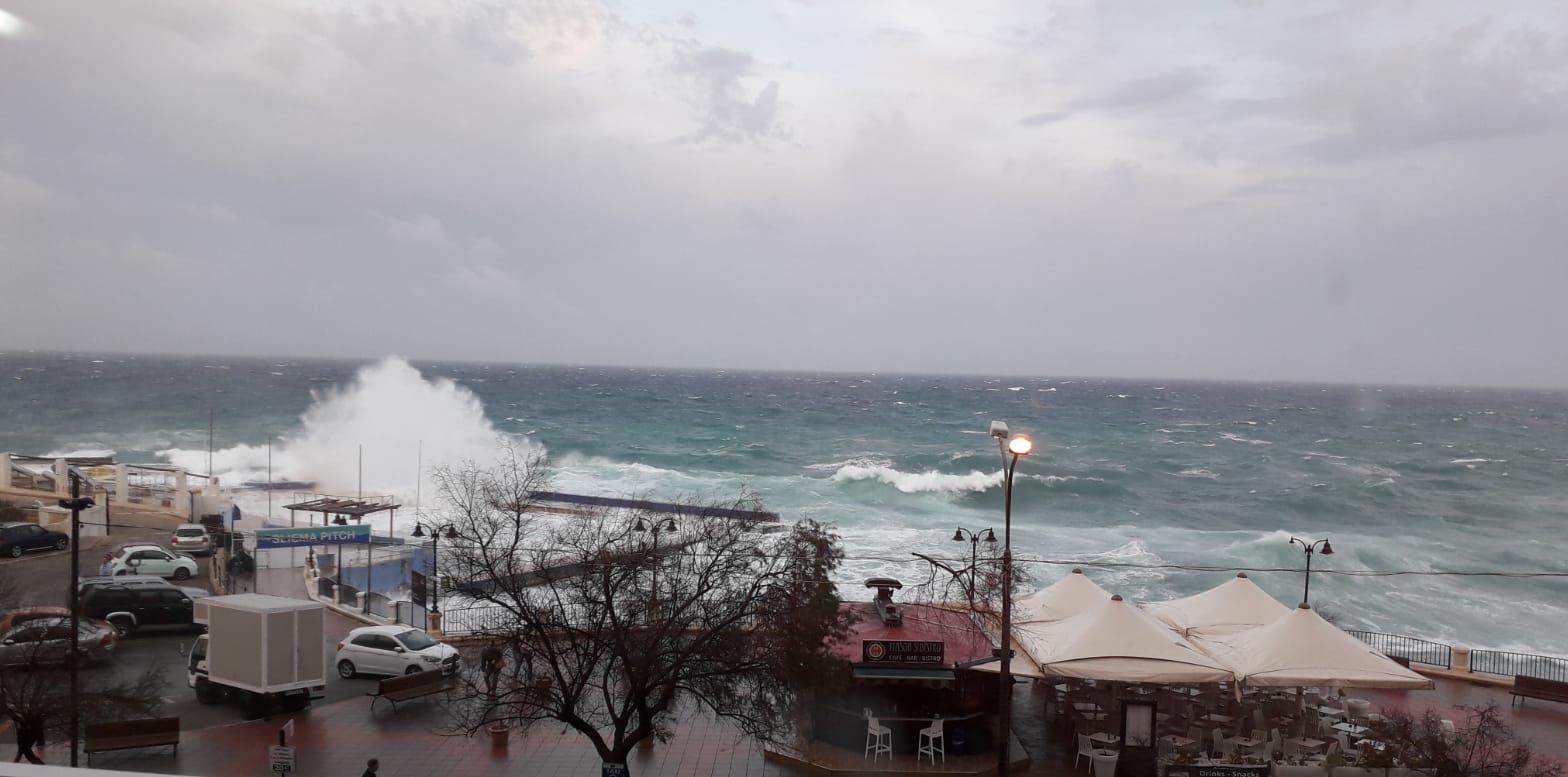 une  petite  tempête à  Malte
